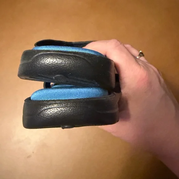 12 avenue cloudwalkers Blue Footbed Black Strap Flip Flop Sandals - Picture 7 of 8